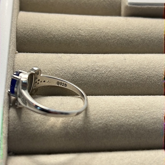 NEW Silver Ring with Sapphire CZ with beautiful detail - Picture 10 of 11